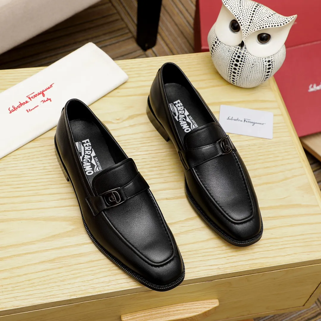 Factory price 420 🔥Ferragamo's new men's casual slip-on shoes🇨🇳Official website original 1:1 mold opening, original quality💯Fine workmanship, high-end luxury☘The upper is made of imported Italian first-layer cowhide🌴🐑leather lining🍓Rubber wear-resistant and non-slip outsole, breathable and comfortable to wear🍍The first choice for high-end men🍉Black, size 38-45
